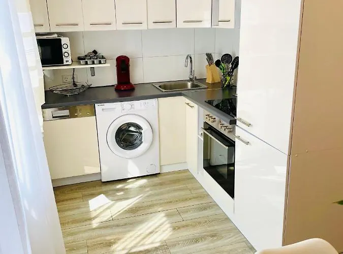 Prime Host Balcony *